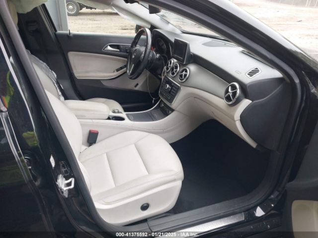 WDCTG4EB7FJ174185 Mercedes-Benz GLA 250