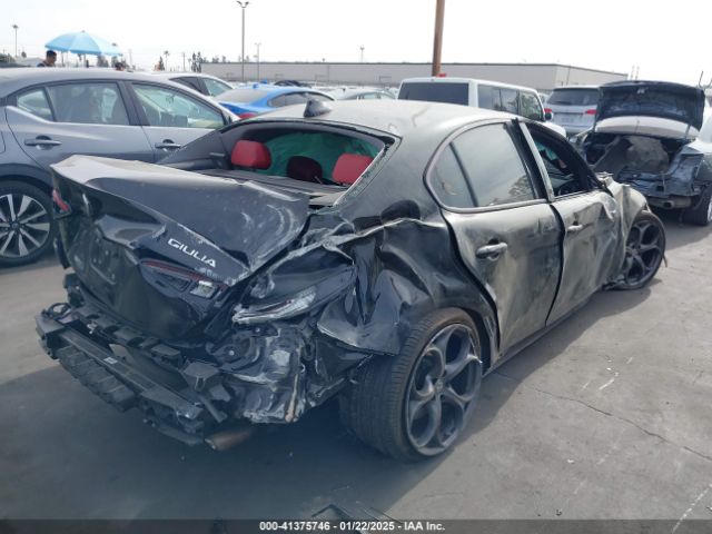 ZARFAECN9J7578818 Alfa Romeo Giulia Ti Sport Rwd