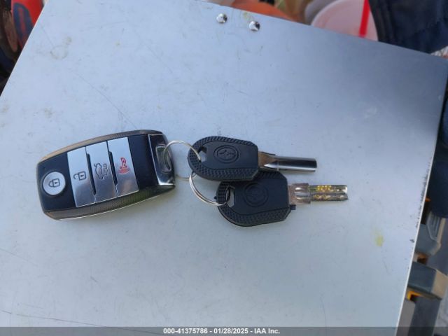 3KPFL4A75JE215774 KIA FORTE S