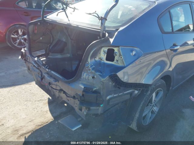 3KPFL4A75JE215774 KIA FORTE S