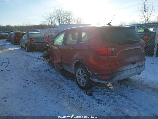 1FMCU0GD5KUB23228 Ford ESCAPE SE