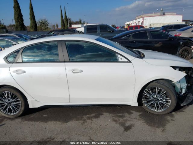 3KPF54AD1PE588917 KIA Forte Gt-line