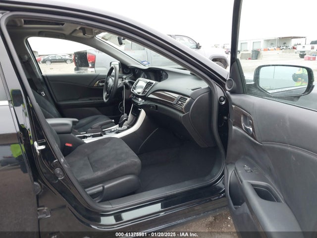 Honda ACCORD EX 2017 1HGCR2F70HA250333 Image 5