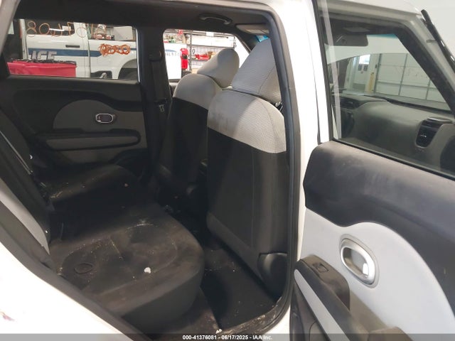 KNDJN2A23G7389090 KIA Soul