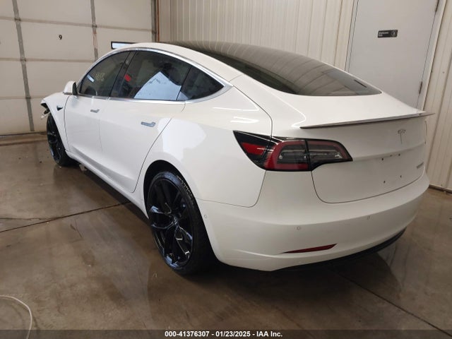 2018 TESLA MODEL 3 5YJ3E1EBXJF072728 Photo 2