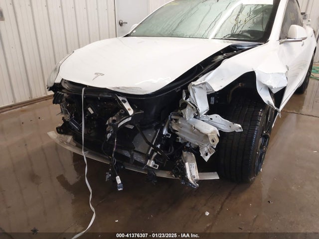 2018 TESLA MODEL 3 5YJ3E1EBXJF072728 Photo 5