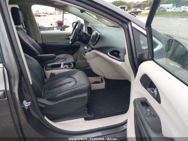 2C4RC1BG5NR160824 Chrysler Pacifica Touring L