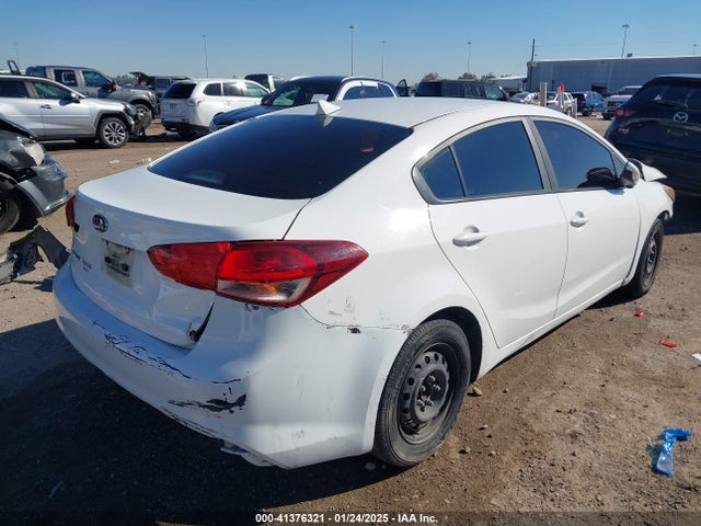 KIA FORTE LX 2017 3KPFK4A71HE060993 Image 4