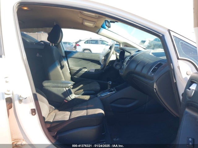 KIA FORTE LX 2017 3KPFK4A71HE060993 Image 5
