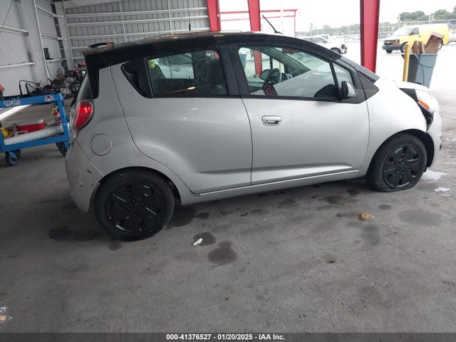 Chevrolet Spark 1lt Cvt 2015 KL8CD6S92FC731688 Image 4