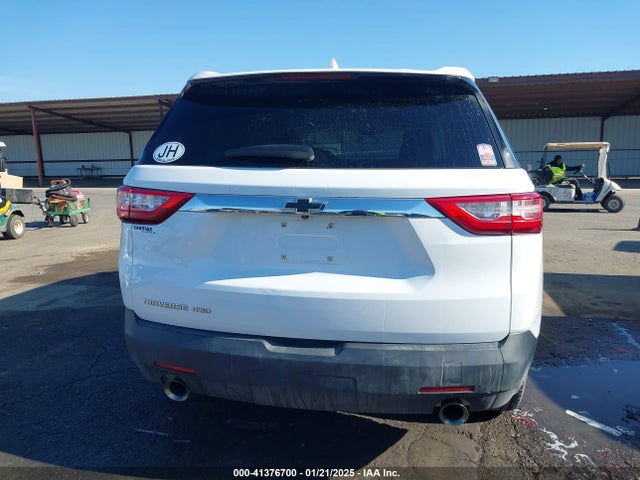 Chevrolet Traverse Ls 2018 1GNEVFKW1JJ120727 Image 17