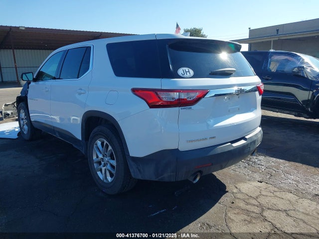 Chevrolet Traverse Ls 2018 1GNEVFKW1JJ120727 Image 3