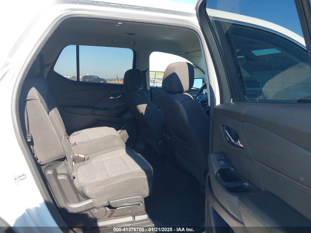 Chevrolet Traverse Ls 2018 1GNEVFKW1JJ120727 Image 8