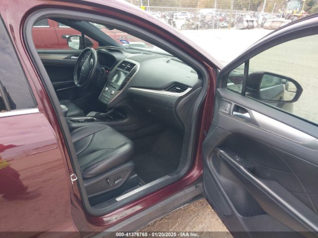 5LMCJ1C93GUJ28402 Lincoln Mkc Premier