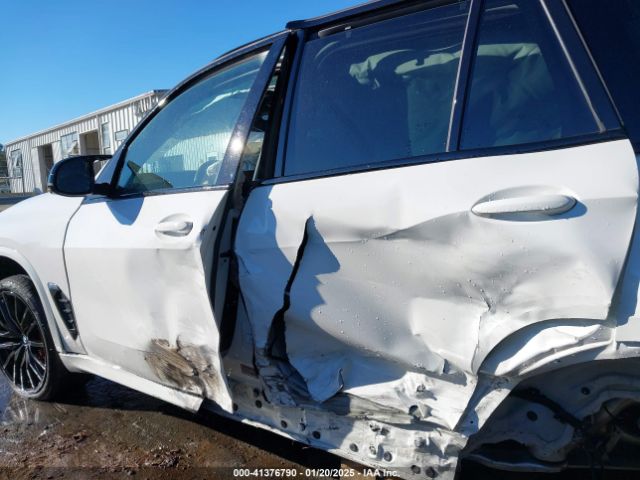 5UX33EU09S9X35021 BMW X5 M60i