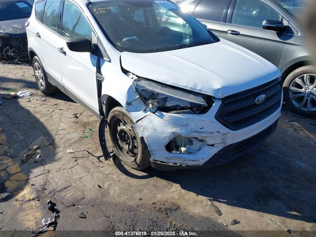 1FMCU0F7XJUD00026 Ford ESCAPE S