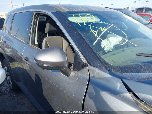 5N1AT3BAXMC836160 Nissan Rogue Sv Fwd