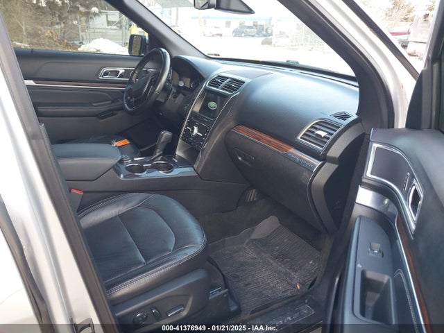 Ford Explorer Limited 2017 1FM5K8F89HGD80725 Image 5
