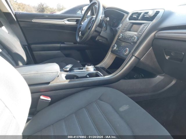 3FA6P0HD1HR298489 Ford FUSION SE