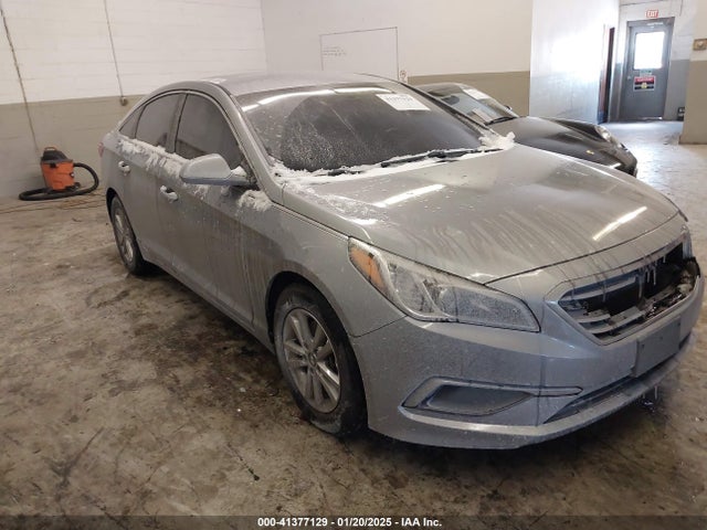 Hyundai SONATA SE 2016 5NPE24AF0GH275424 Image 1