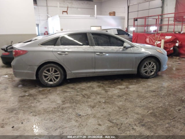 Hyundai SONATA SE 2016 5NPE24AF0GH275424 Image 13