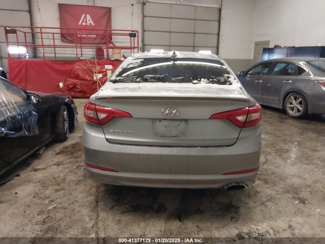 Hyundai SONATA SE 2016 5NPE24AF0GH275424 Image 16