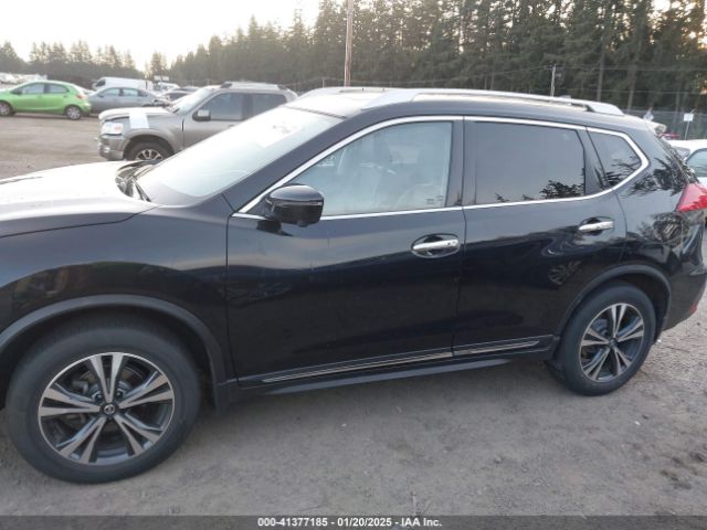 JN8AT2MV6HW020697 Nissan Rogue Sl