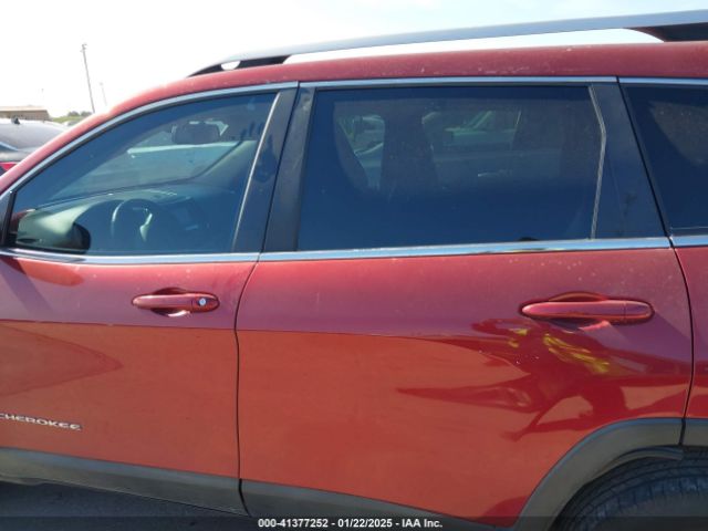 1C4PJLCB5EW268895 Jeep Cherokee Latitude