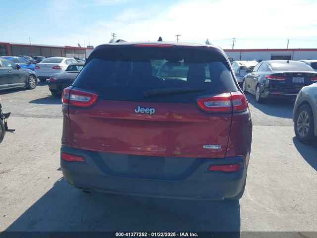 1C4PJLCB5EW268895 Jeep Cherokee Latitude