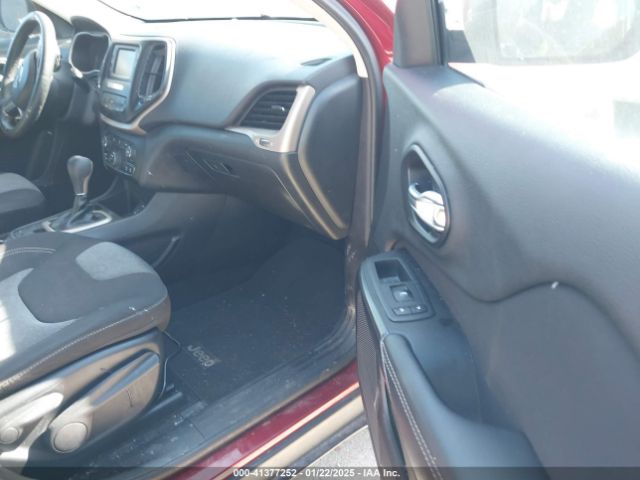 1C4PJLCB5EW268895 Jeep Cherokee Latitude