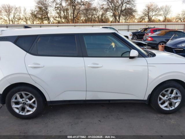 KNDJ23AU7L7733918 KIA SOUL S