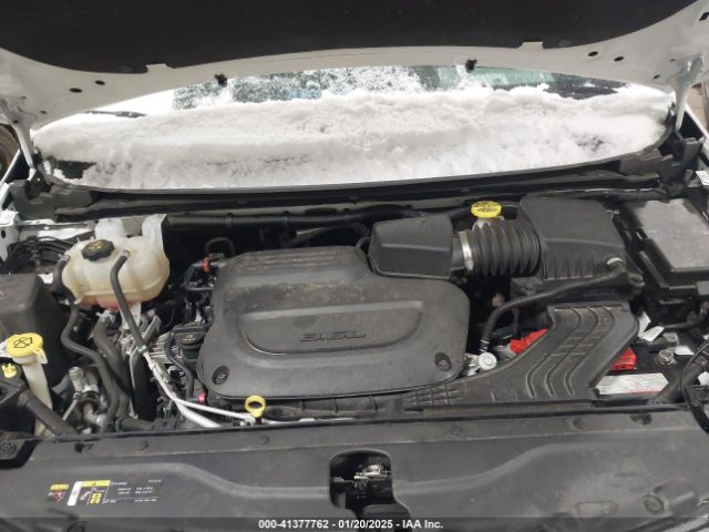 2C4RC1CG4NR211650 Chrysler Voyager Lx