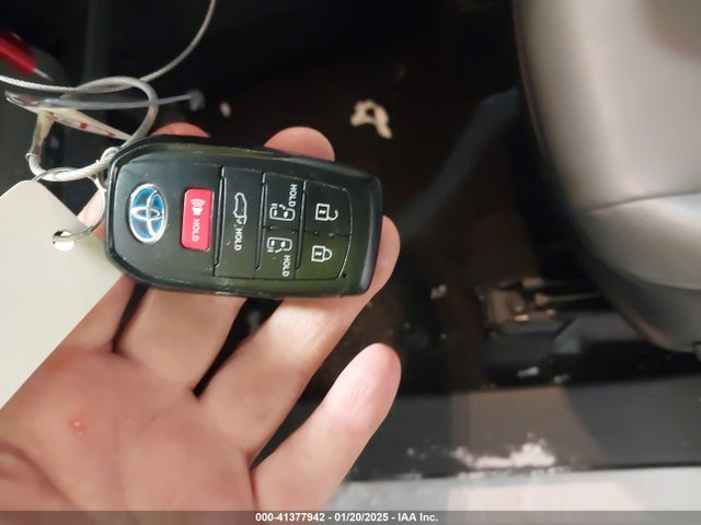 5TDYRKEC7RS209642 Toyota SIENNA XLE
