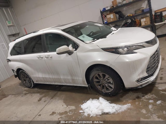 5TDYRKEC7RS209642 Toyota SIENNA XLE