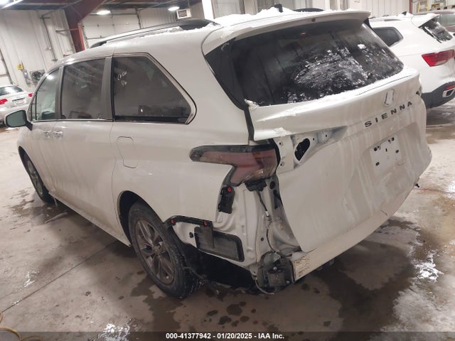 5TDYRKEC7RS209642 Toyota SIENNA XLE