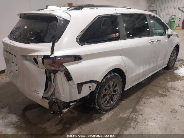 5TDYRKEC7RS209642 Toyota SIENNA XLE