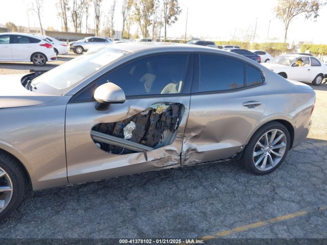 7JR102FK1LG063288 Volvo S60 T5 Momentum