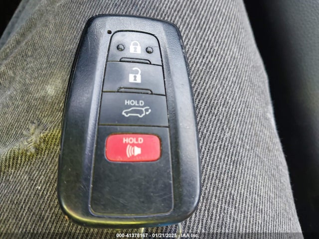 2T3P1RFV4KC045087 Toyota Rav4 Xle