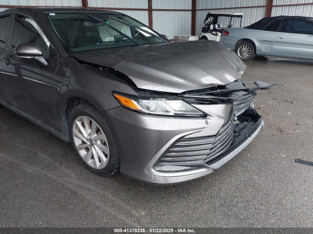 4T1R11AK1NU671585 Toyota CAMRY LE