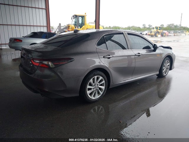 4T1R11AK1NU671585 Toyota CAMRY LE