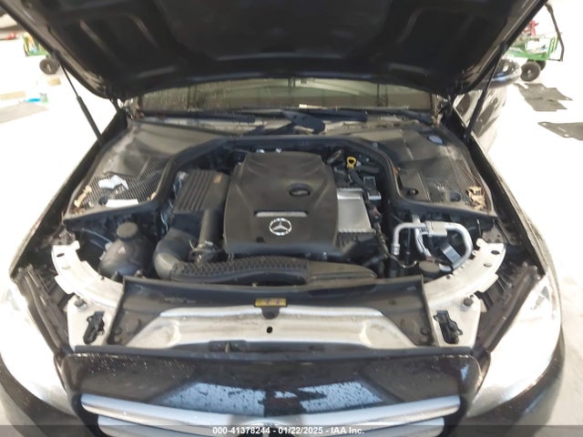 55SWF4JB1HU219142 Mercedes-Benz C 300 Luxury/sport