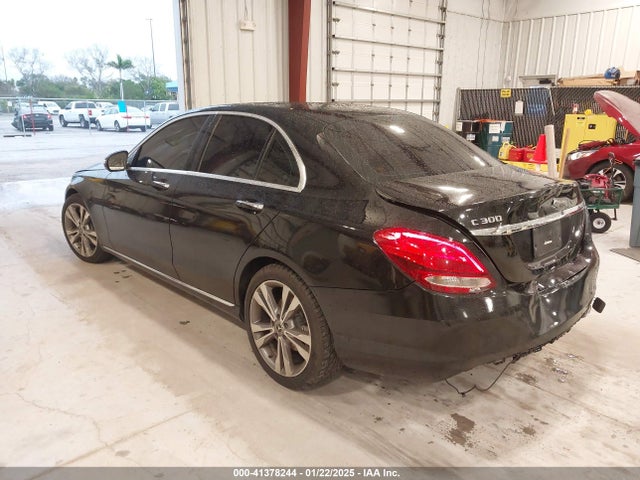 55SWF4JB1HU219142 Mercedes-Benz C 300 Luxury/sport