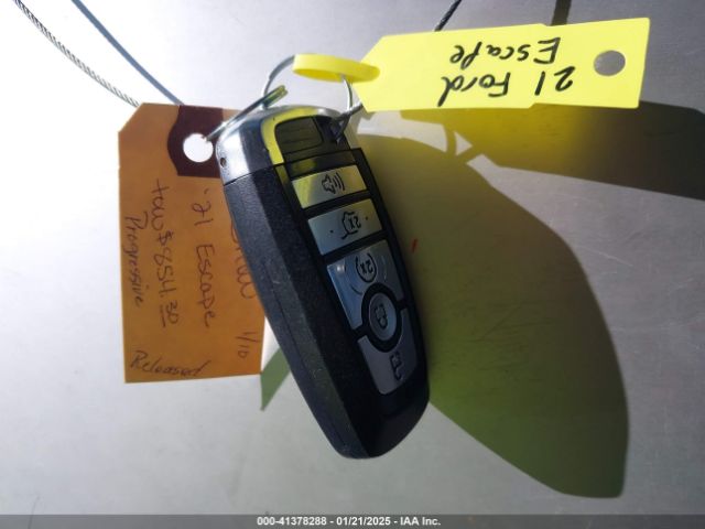 1FMCU9J96MUA57431 Ford Escape Titanium