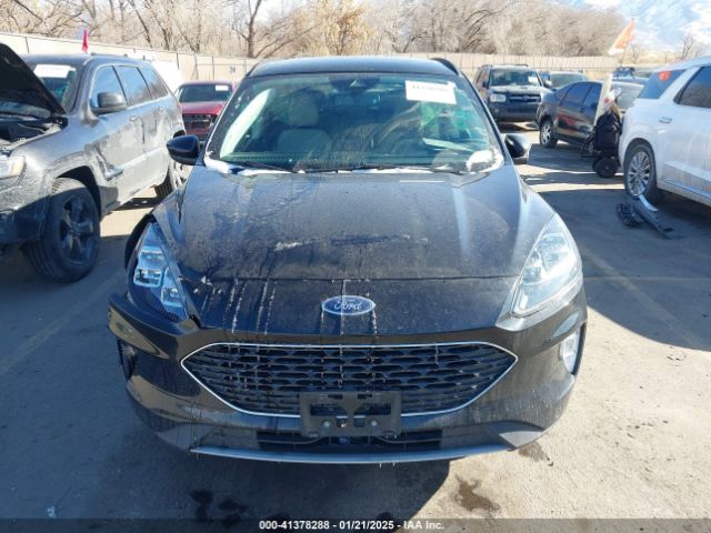 1FMCU9J96MUA57431 Ford Escape Titanium