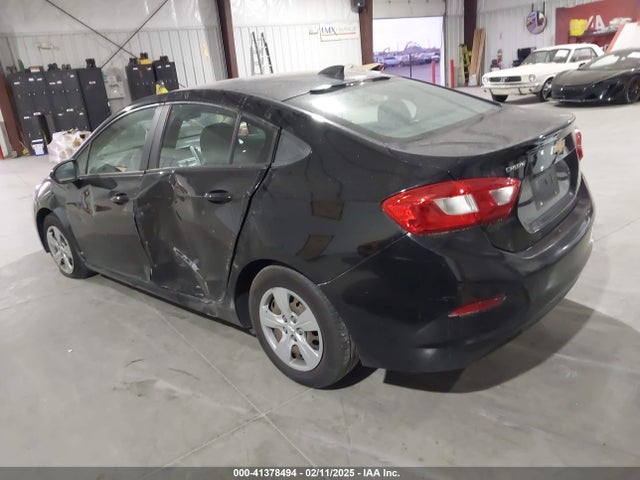 1G1BC5SMXH7184131 Chevrolet Cruze Ls Auto
