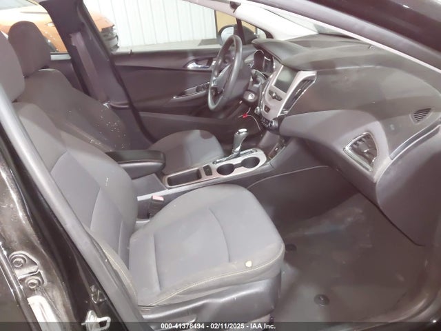1G1BC5SMXH7184131 Chevrolet Cruze Ls Auto