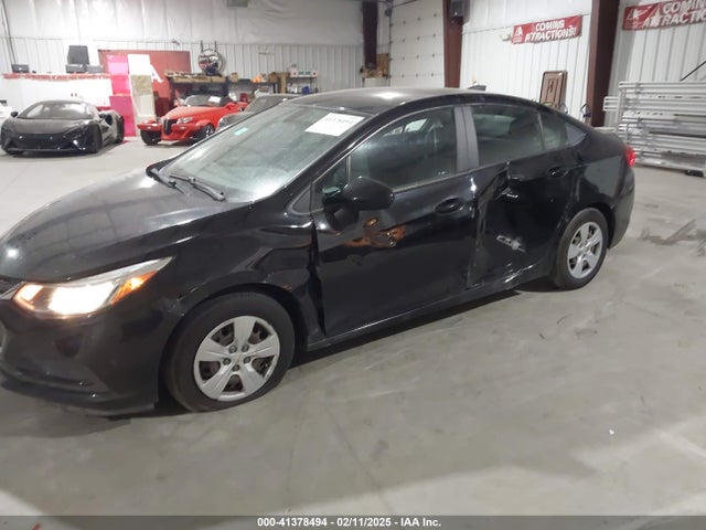 1G1BC5SMXH7184131 Chevrolet Cruze Ls Auto