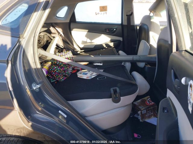 KM8K2CAB3PU058140 Hyundai Kona Se