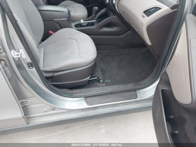 KM8JT3AF6EU851375 Hyundai TUCSON GLS