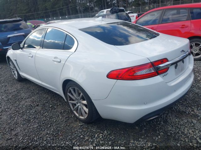 2013 JAGUAR XF SAJWA0ES5DPS80174 Photo 2